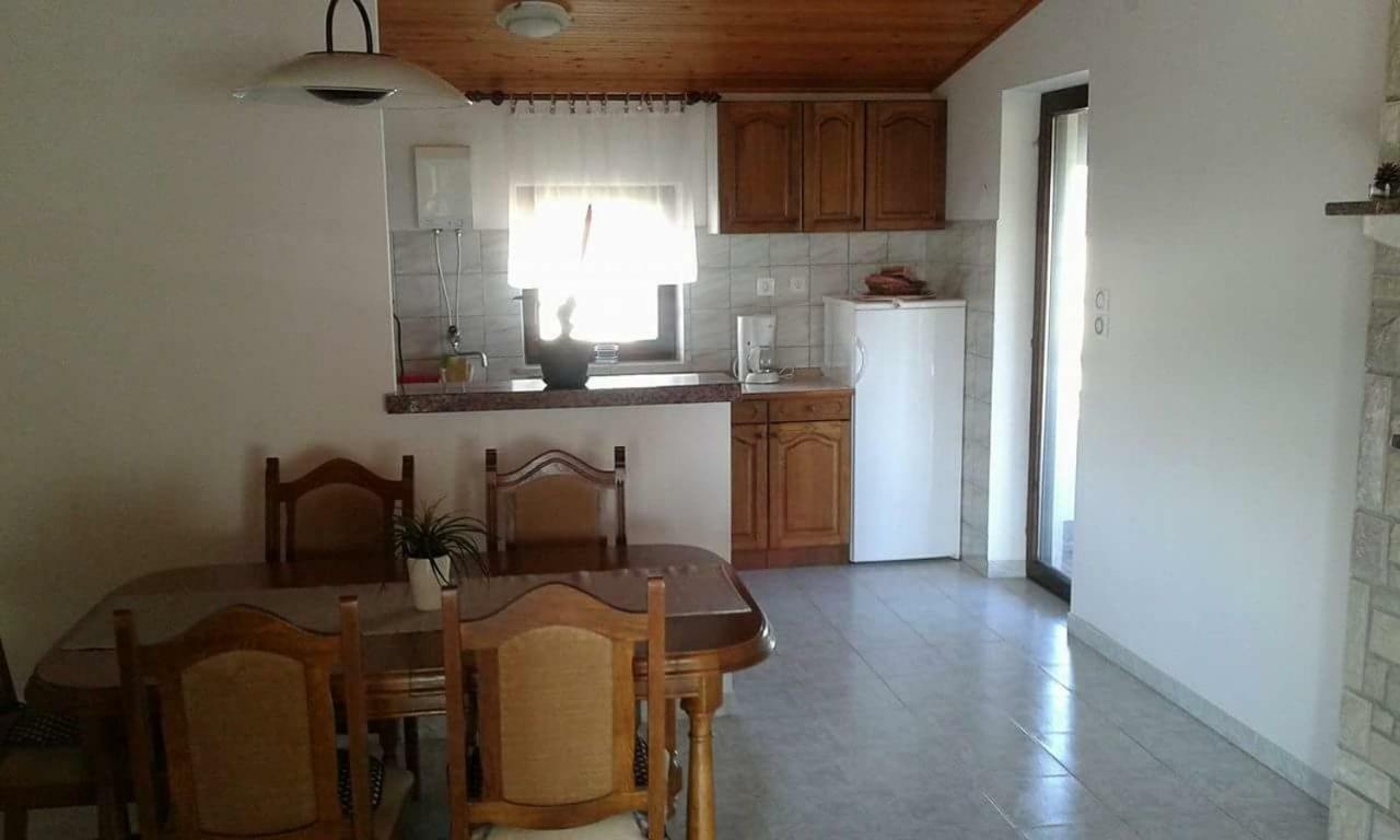 Apartment Tijano Krnica Eksteriør bilde